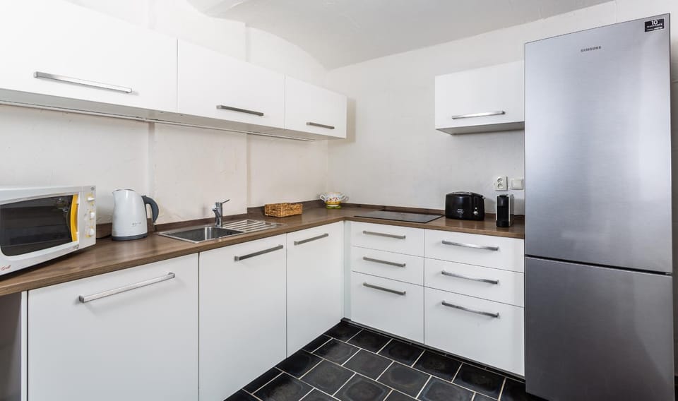 Coffee/tea facilities, Kitchen or kitchenette, dishwasher, minibar, stove, toaster
