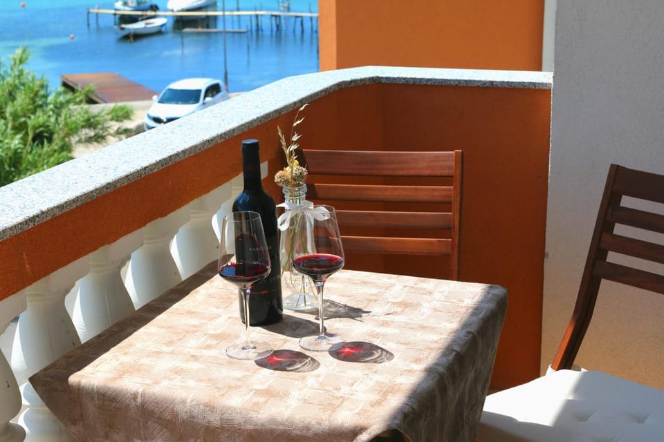 Balcony/Terrace, Drinks