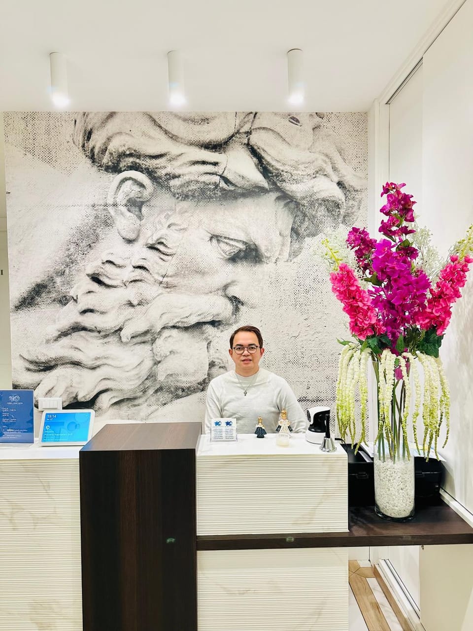 People, Lobby or reception