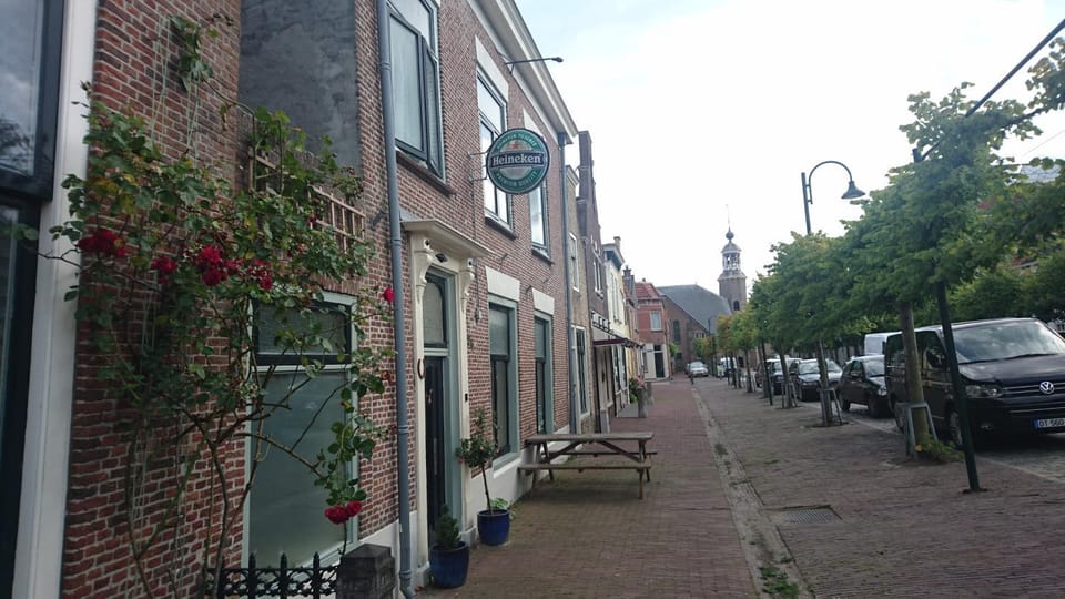 Facade/entrance, Street view
