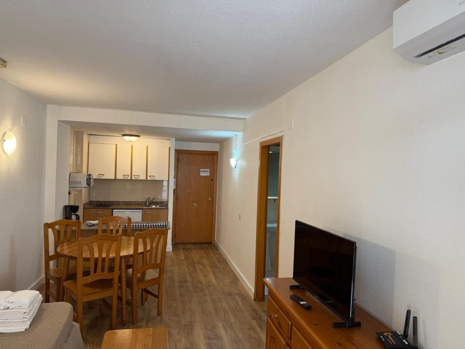 TV and multimedia, Kitchen or kitchenette, Living room, Dining area