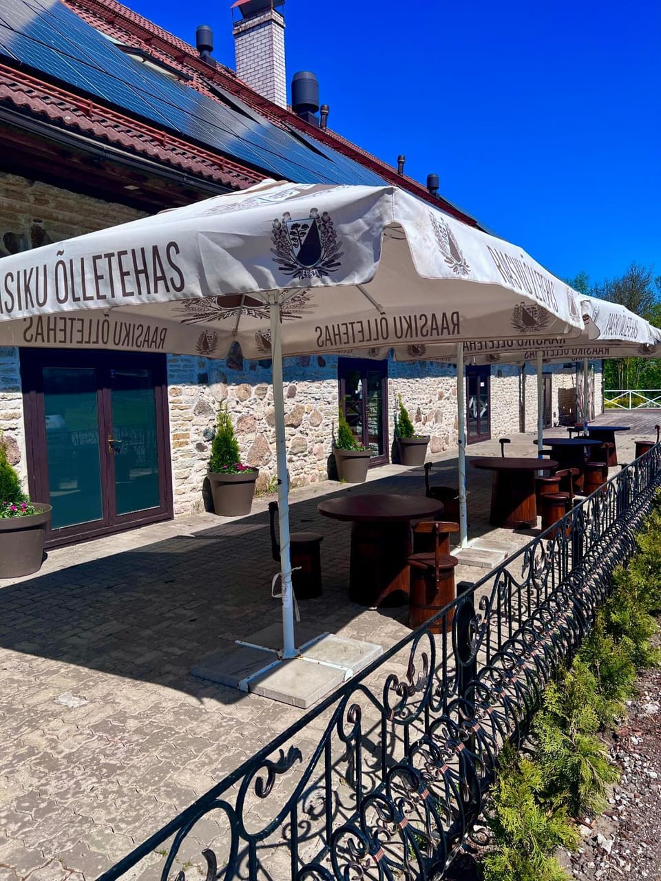 Property building, Restaurant/places to eat, Day, Balcony/Terrace, Banquet/Function facilities