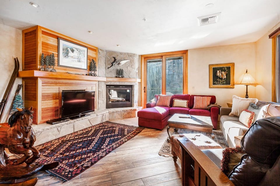 TV and multimedia, Living room, flat iron