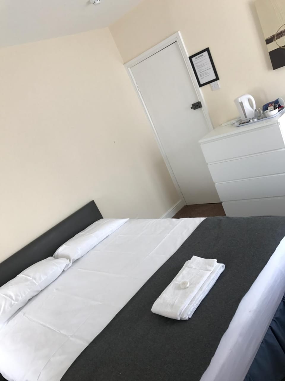 Glenfaba Guest House Bed and Breakfast in Douglas