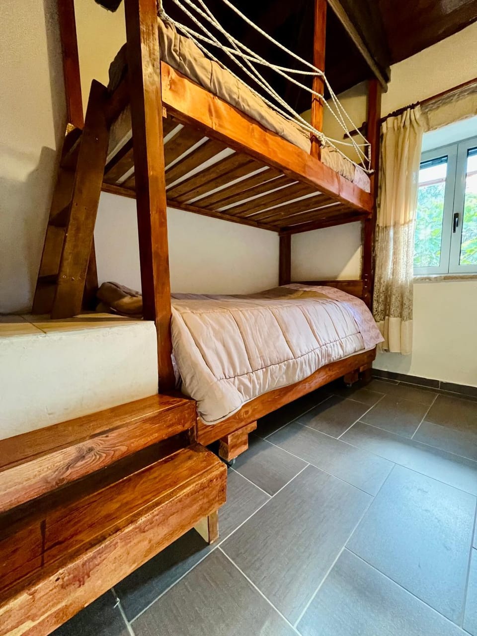 Bedroom, bunk bed