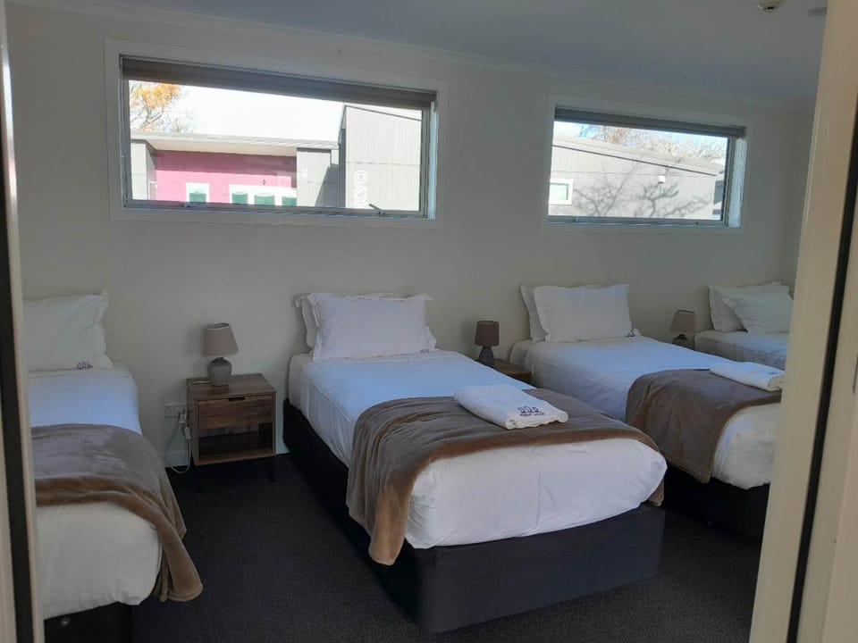 Podium Lodge Motel in Cambridge