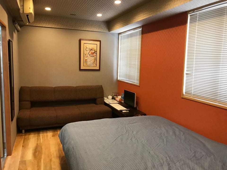 Career Cooporation Bed and Breakfast in Osaka