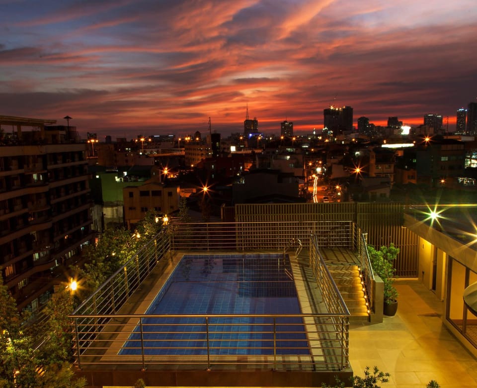 Swimming pool, Swimming pool