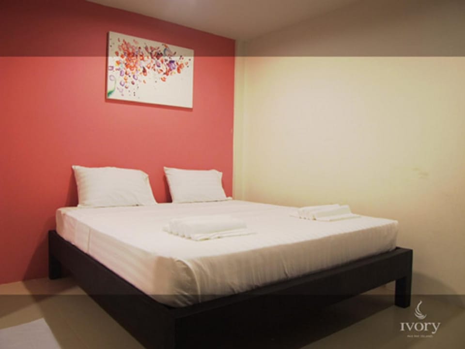Bed, Property logo or sign
