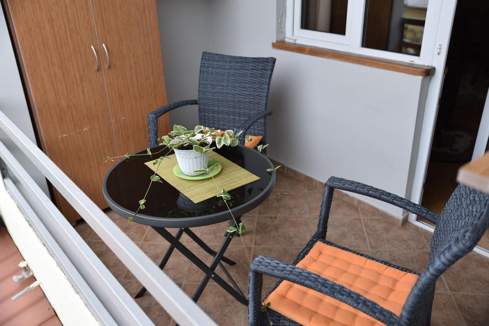 4BD Appartaments with cozy garden Bed and Breakfast in Tbilisi, Georgia