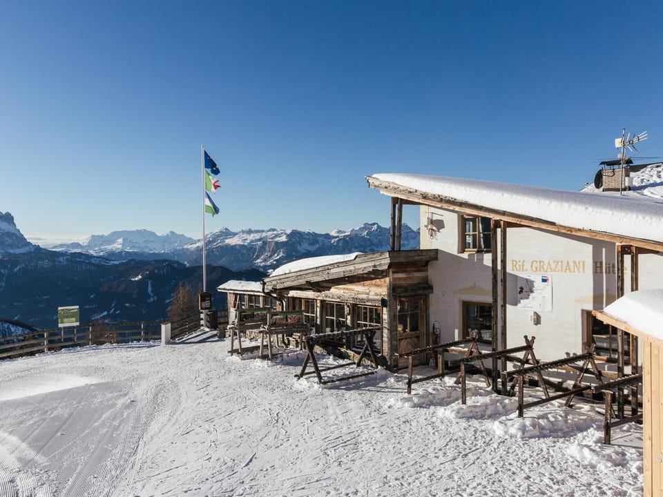 Property building, Winter