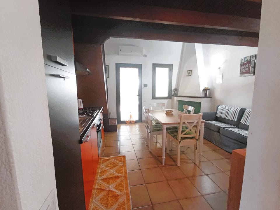 Kitchen or kitchenette, kitchen