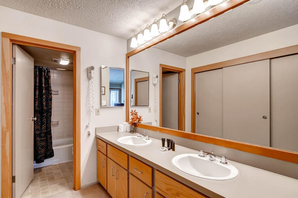 Lenawee 1735 Apartment in Keystone