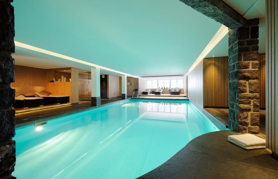 Swimming pool, Swimming pool
