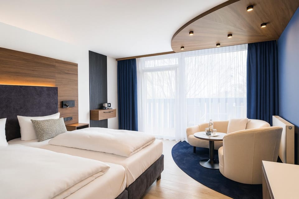 Bed, Living room, Photo of the whole room, Seating area, Bedroom