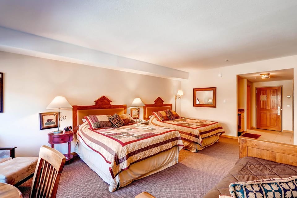 Gateway 5070 Apartment in Keystone