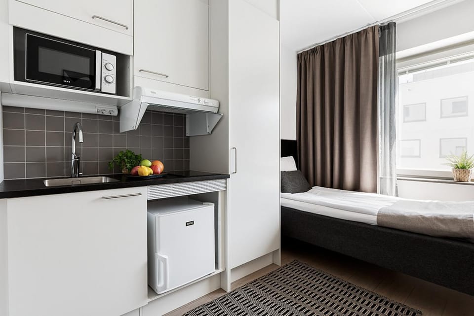 Bed, Kitchen or kitchenette, Bedroom