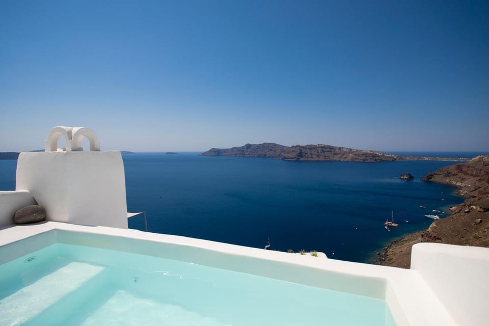 Off site, Hot Tub, Solarium, Balcony/Terrace, City view, Landmark view, Sea view