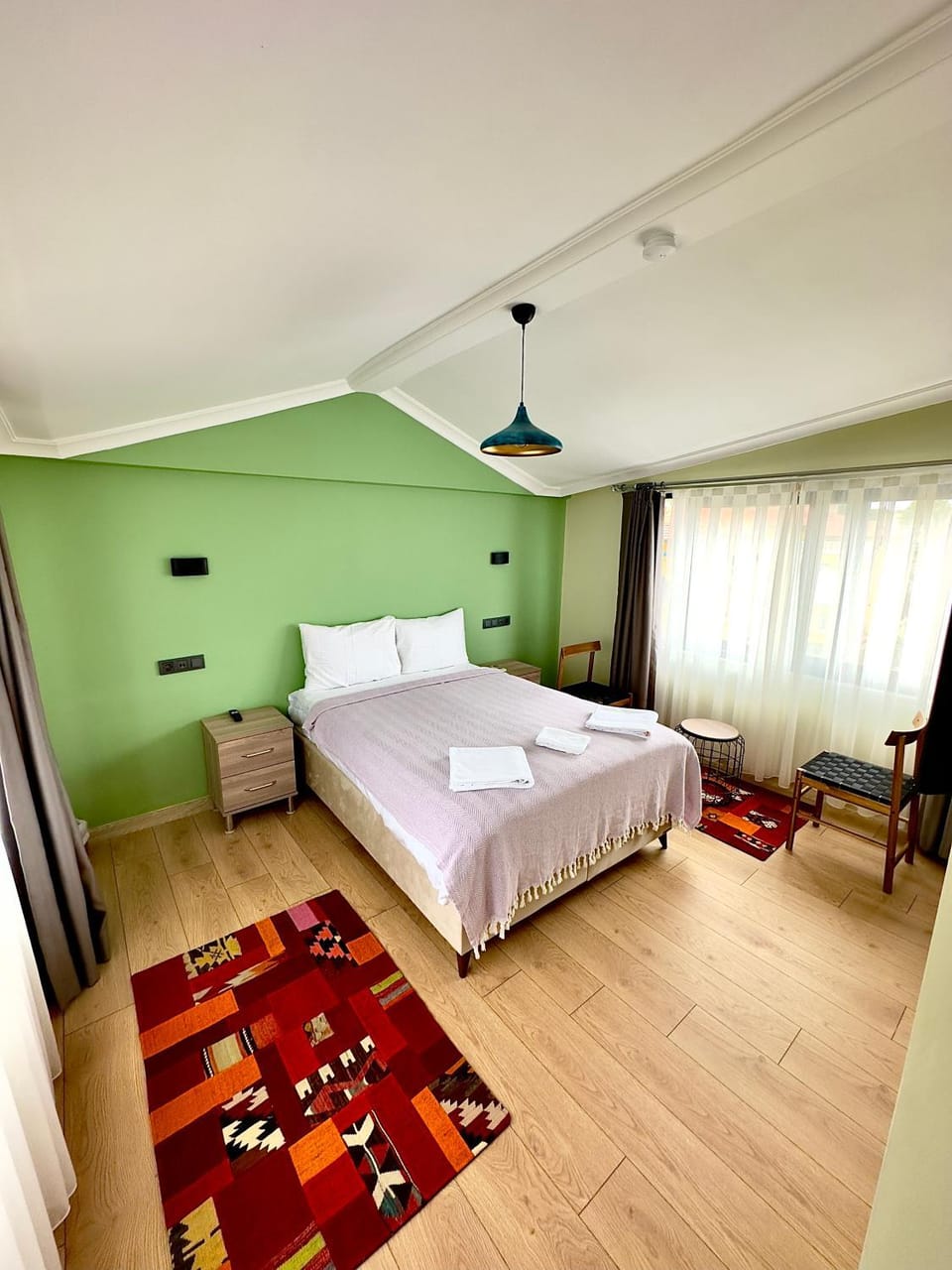 Bed, Photo of the whole room