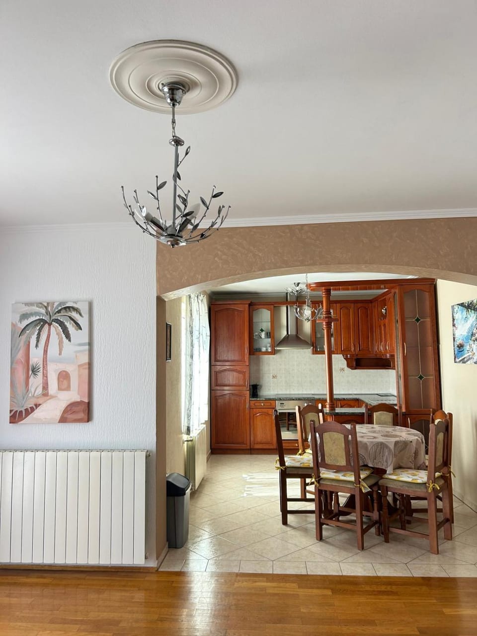 Dining area, kitchen
