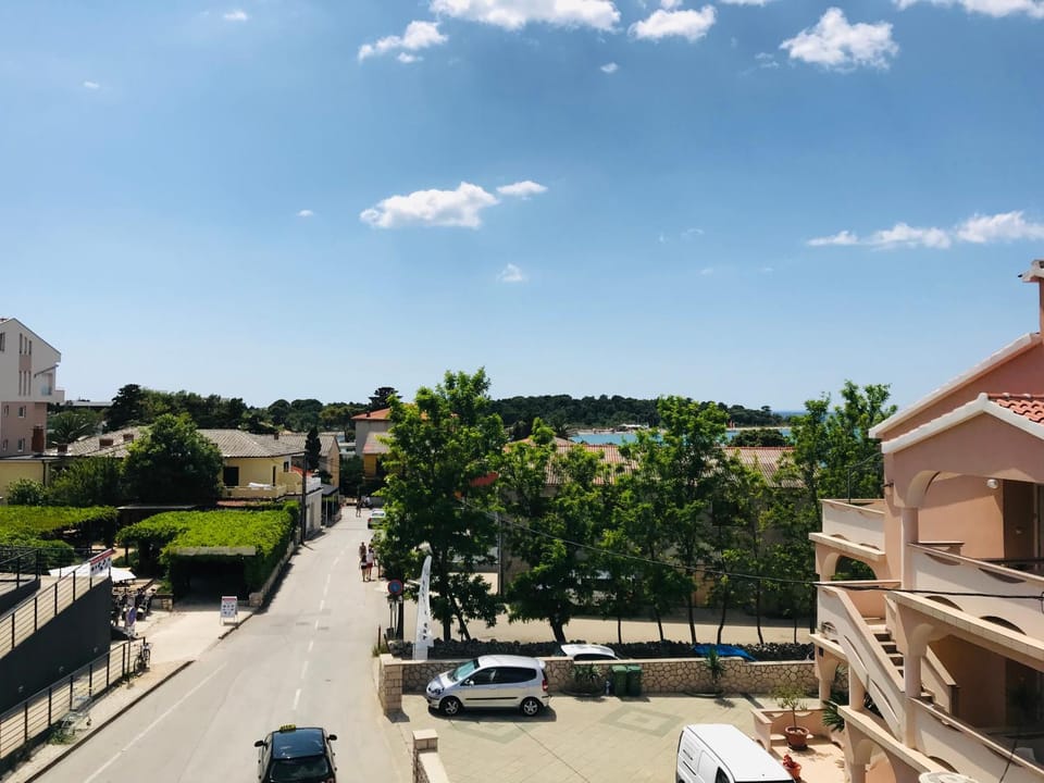 Neighbourhood, View (from property/room), View (from property/room), Balcony/Terrace, City view, Street view