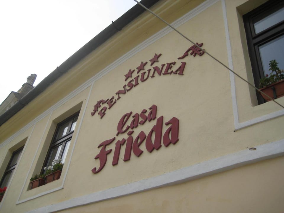 Facade/entrance, Property logo or sign, Decorative detail