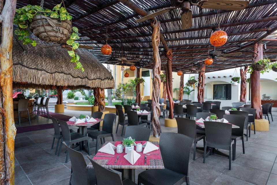 Nearby landmark, Restaurant/places to eat, Restaurant/places to eat, Fitness centre/facilities, On site, Landmark view, Pool view, Shopping Area, Swimming pool, Breakfast, Continental breakfast, Buffet breakfast, American breakfast, Lunch, Alcoholic drinks, Non alcoholic drinks