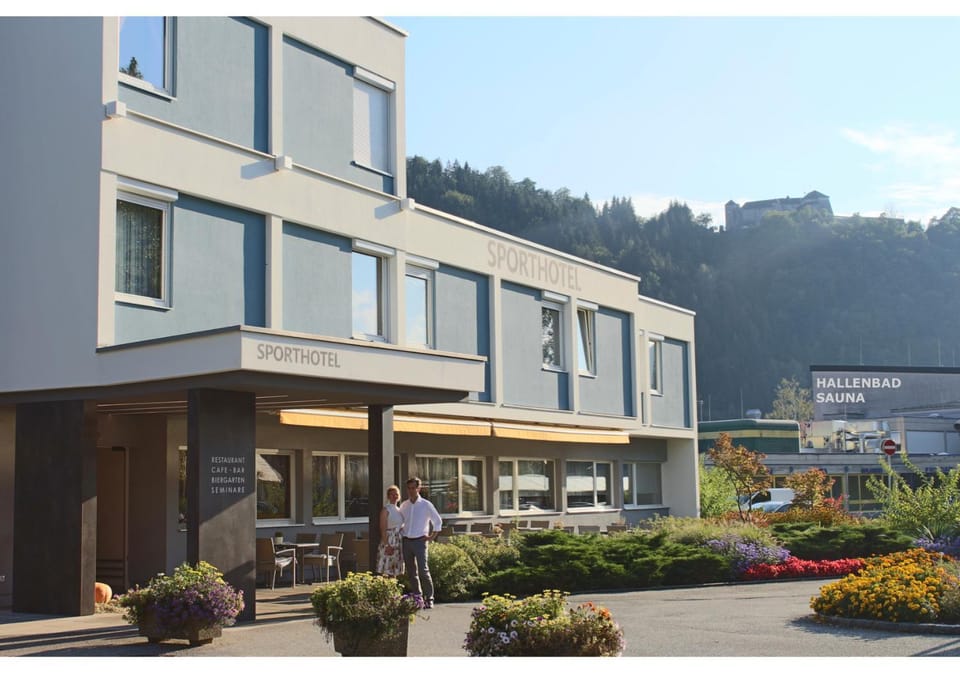 Facade/entrance, Family