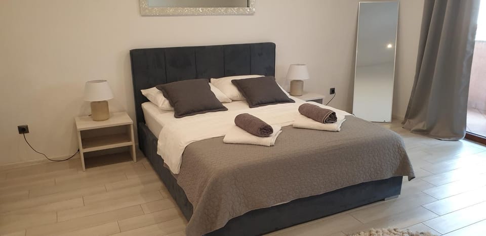 Romantic Apartment Rohreggerova Apartment in Pula