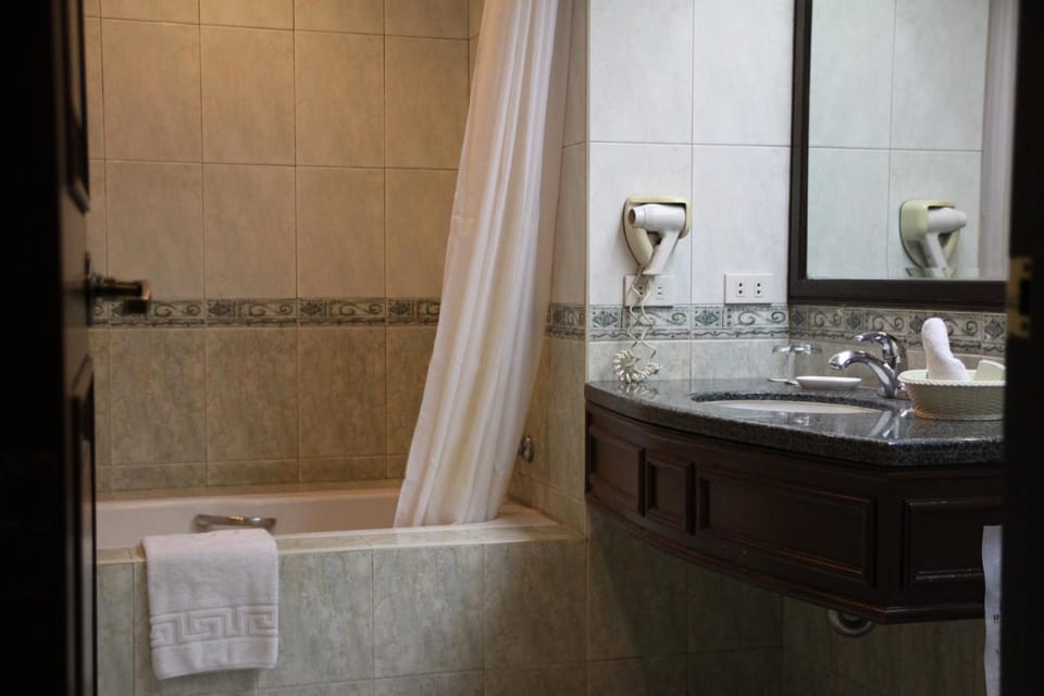 Bathroom, Bath