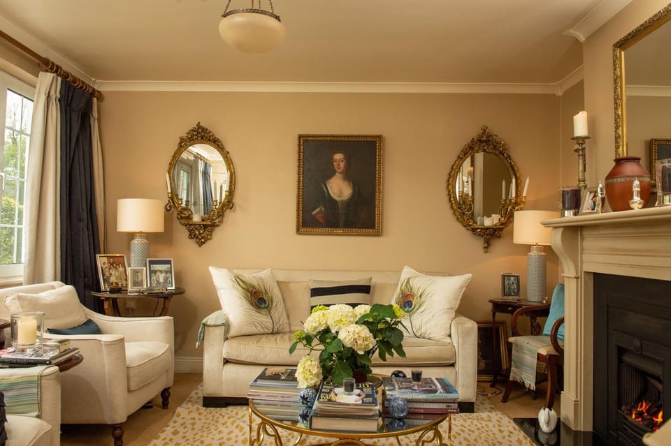 Communal lounge/ TV room