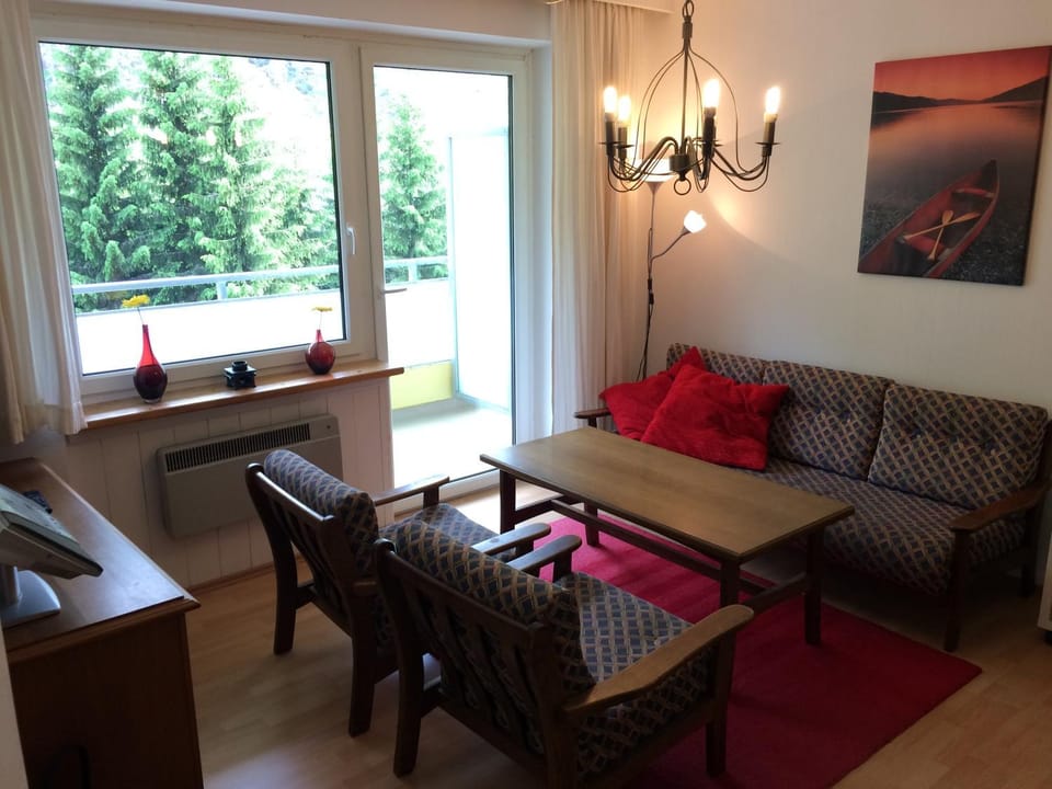 Living room, Mountain view