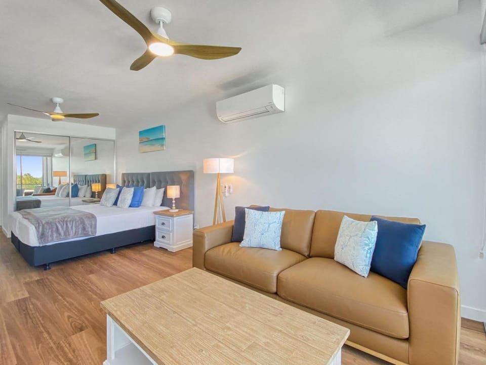 Blue on Blue Studio Room 1362 Inn in Queensland