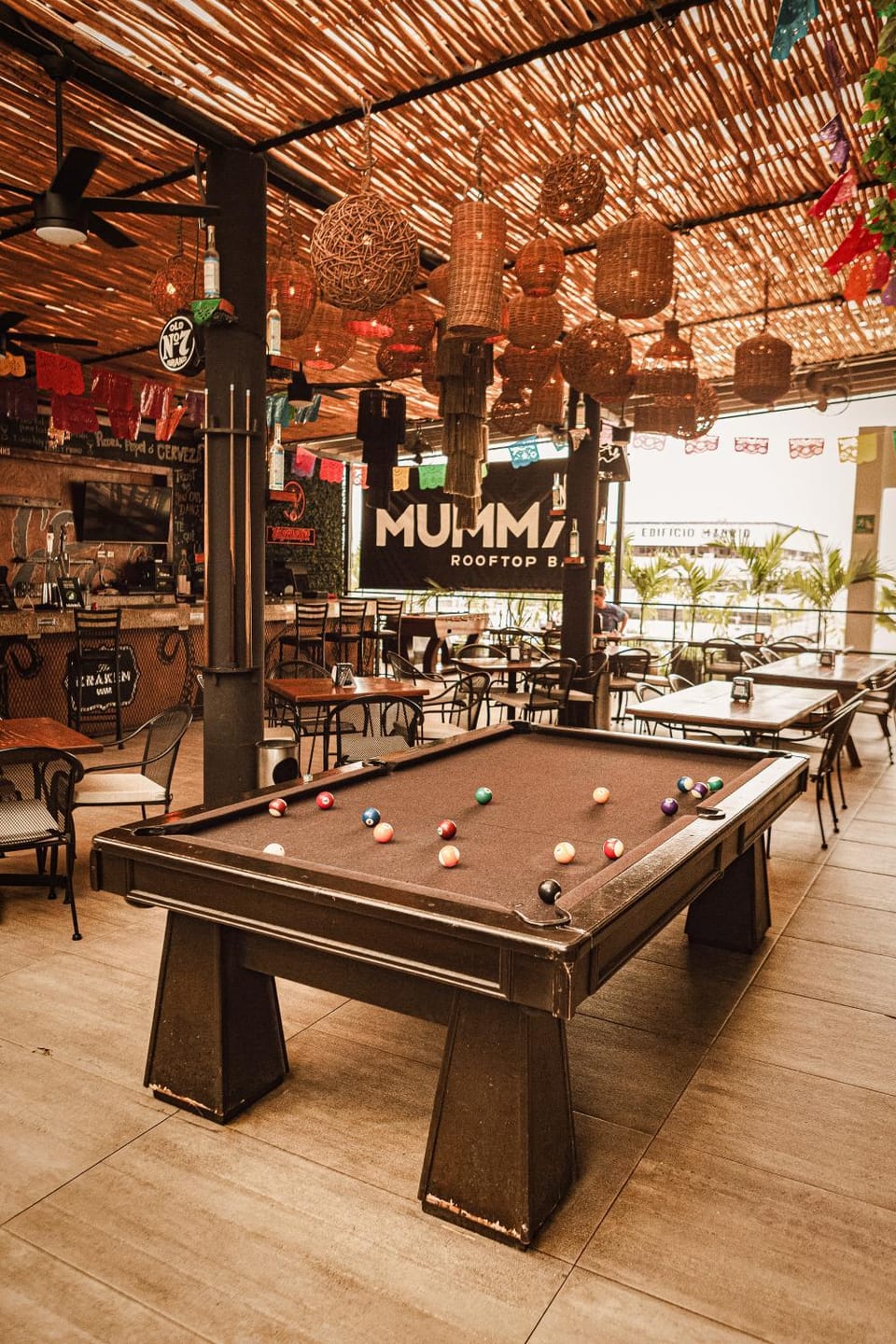 Billiard, Game Room, Lounge or bar
