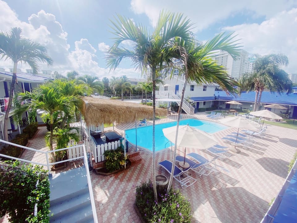 Property building, Garden view, Swimming pool