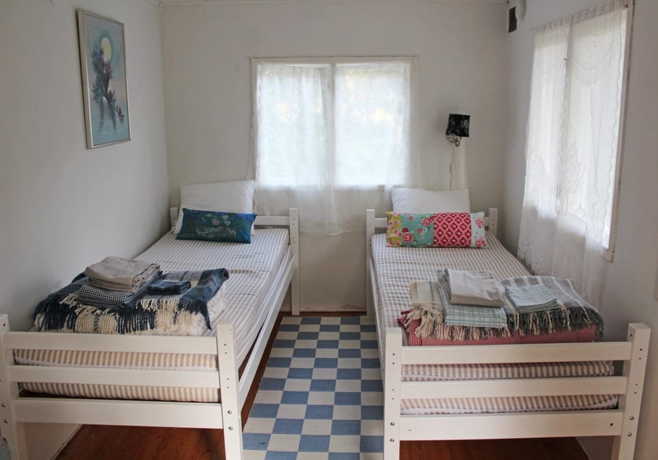 Property building, Bed, Day, Summer, Photo of the whole room, Bedroom, On site