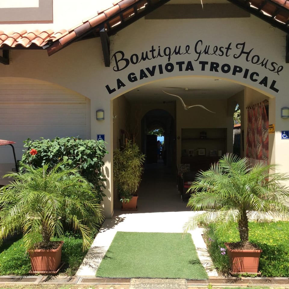 Hotel La Gaviota Tropical Hotel in Playa Hermosa