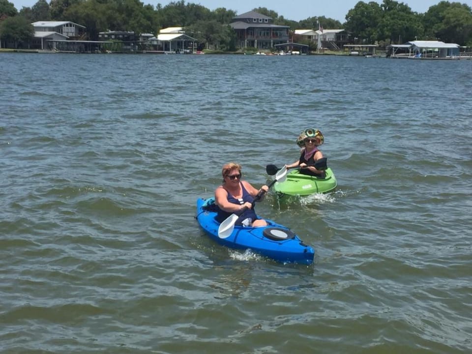 Valentine Lakeside Nature lodge in Kingsland