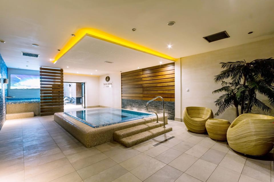 Hot Tub, Massage, Pool view, Swimming pool
