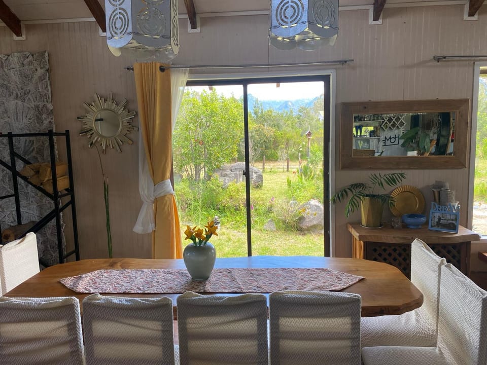 Garden, Seating area, Dining area, Garden view