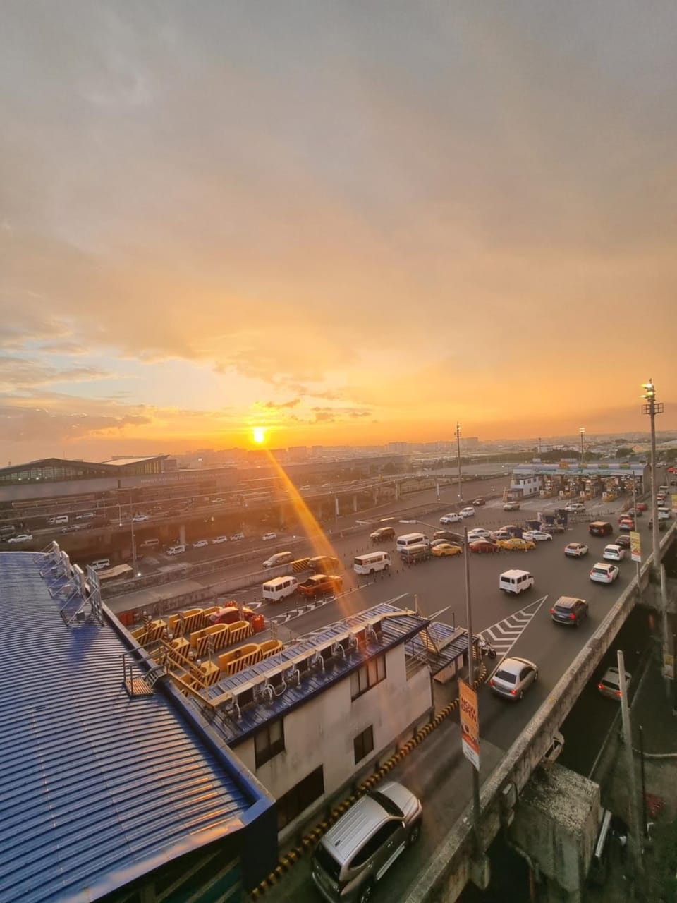Palm Tree Condos near MNL Airport Terminal 3 by ELR Apartment in Pasay