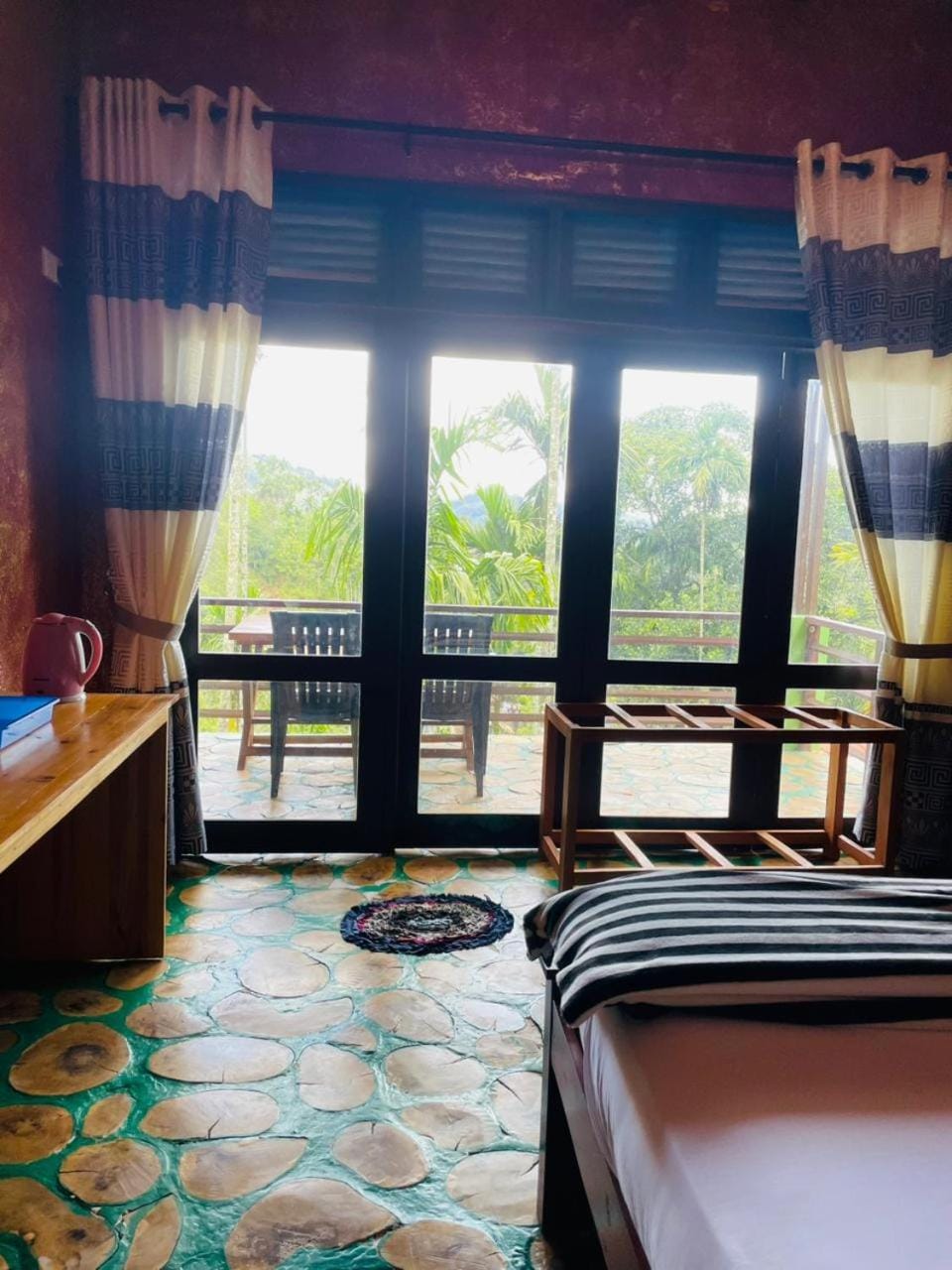 Bed, View (from property/room), Photo of the whole room, Bedroom