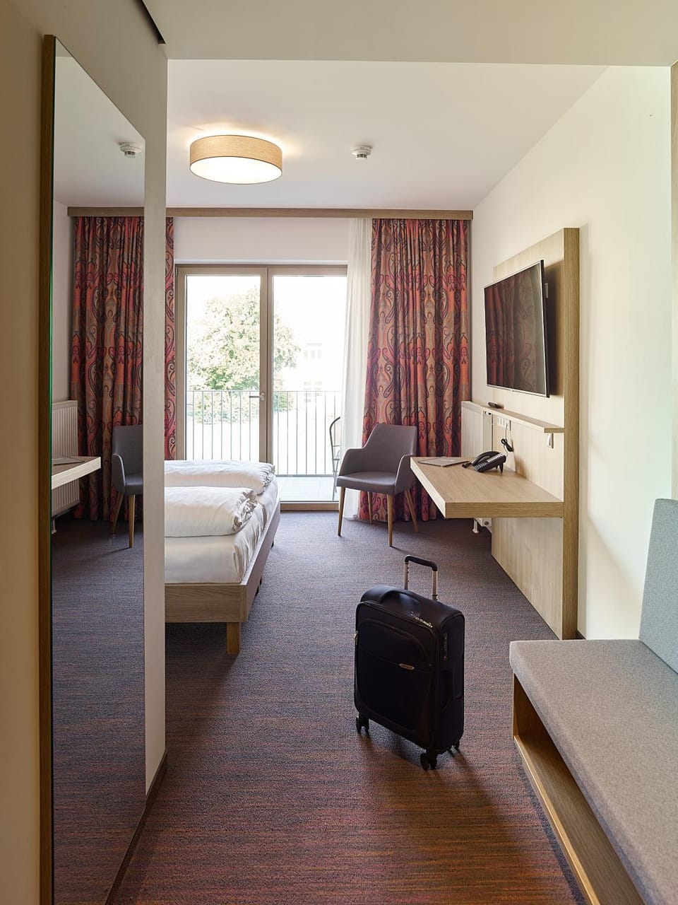 TV and multimedia, Photo of the whole room, Seating area, Bedroom