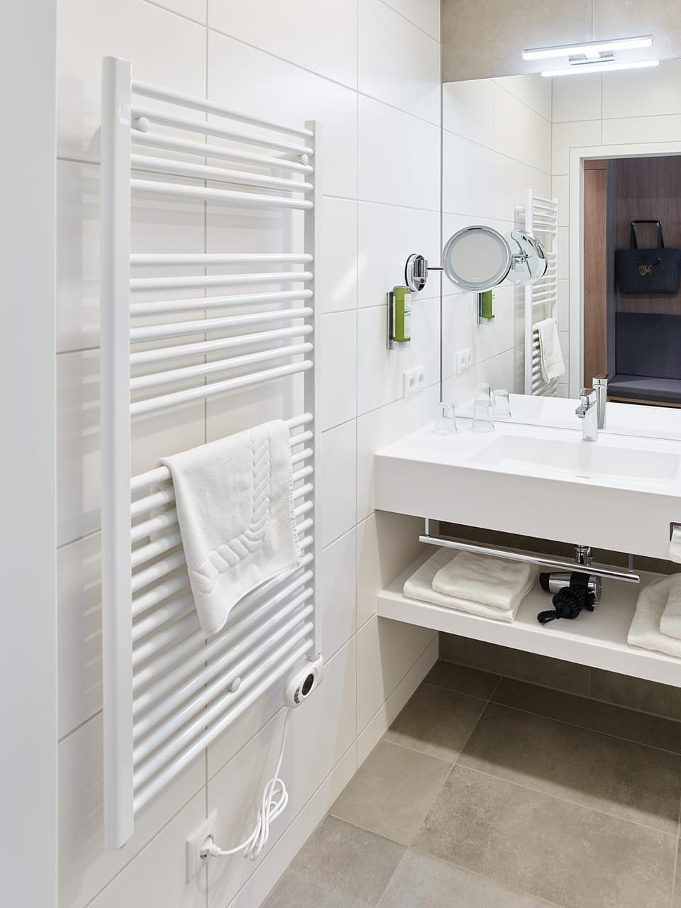 Bathroom, towels