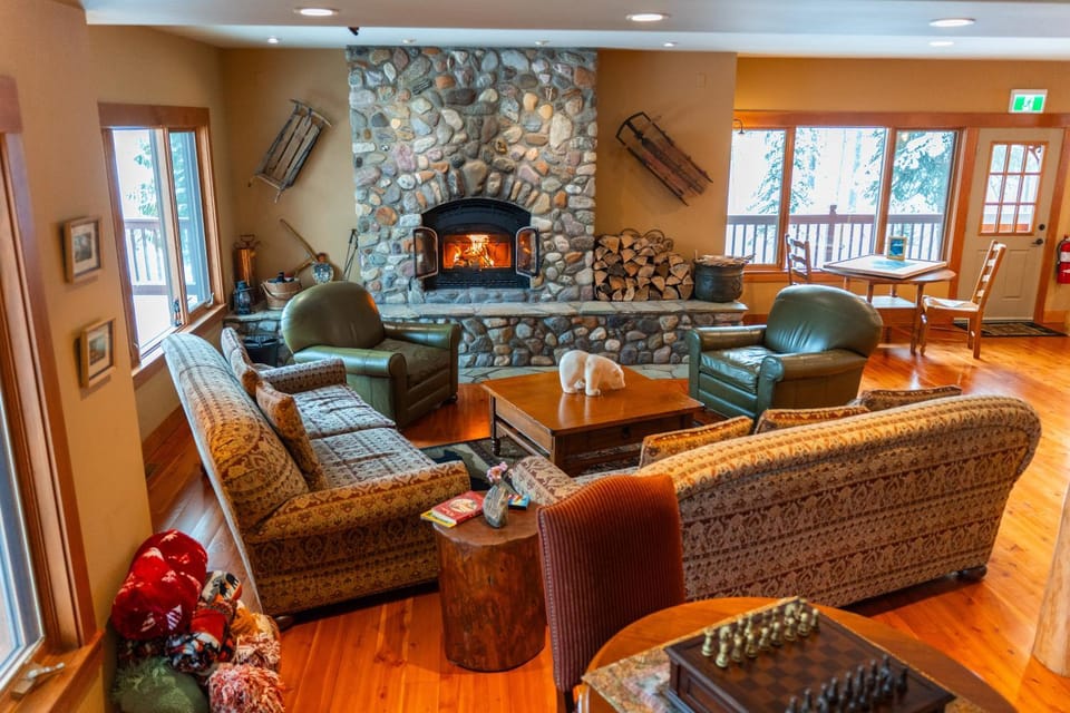 Communal lounge/ TV room, Living room, fireplace