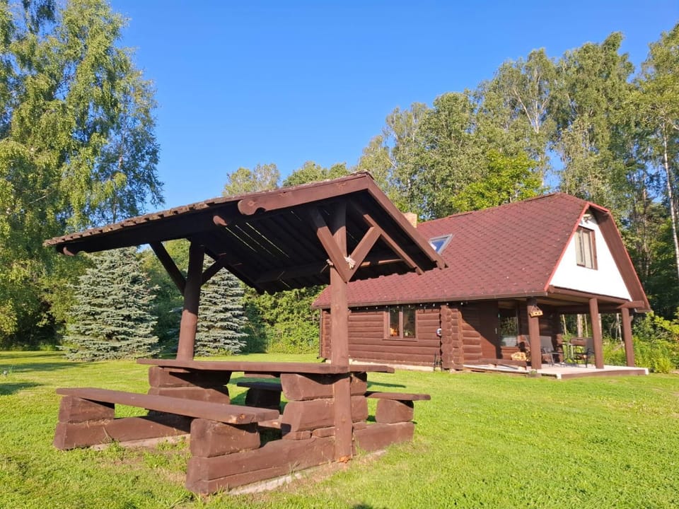 Property building, Day
