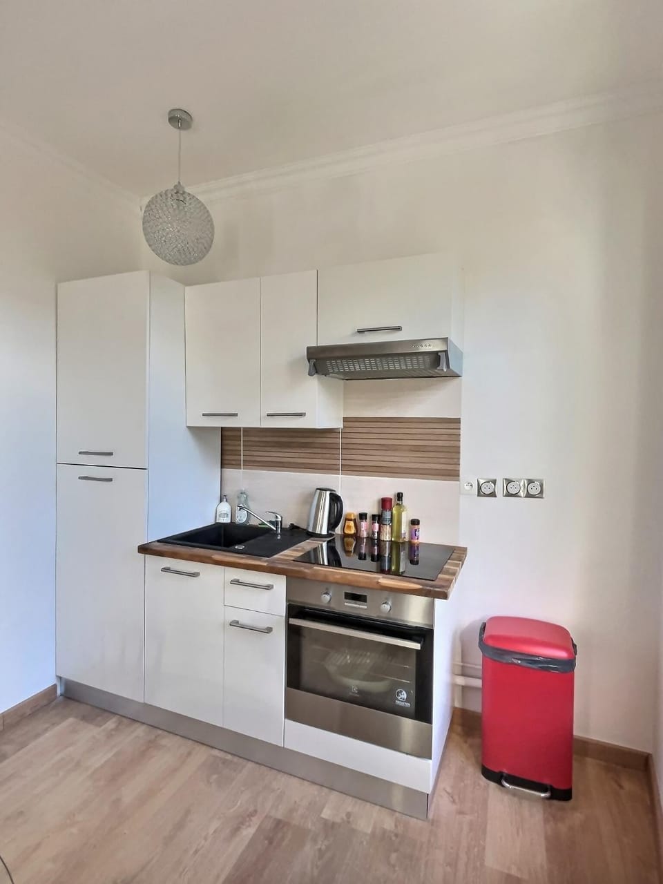 Coffee/tea facilities, minibar, pet friendly, stove, toaster