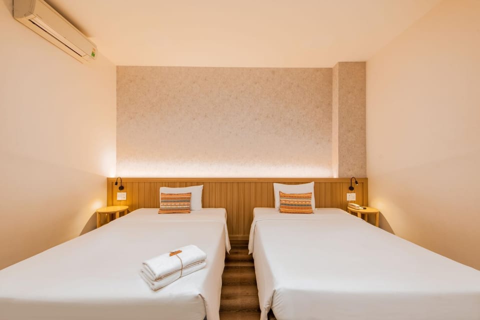 Bed, Photo of the whole room, Bedroom, towels, air conditioner
