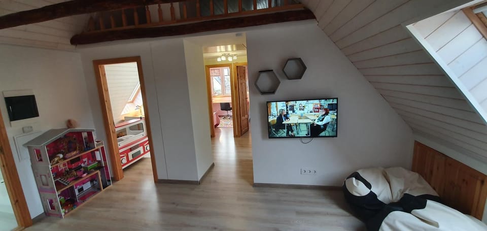 TV and multimedia, Photo of the whole room, Seating area, Evening entertainment