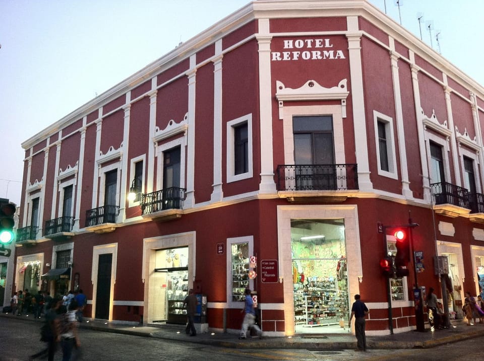 Property building, Facade/entrance